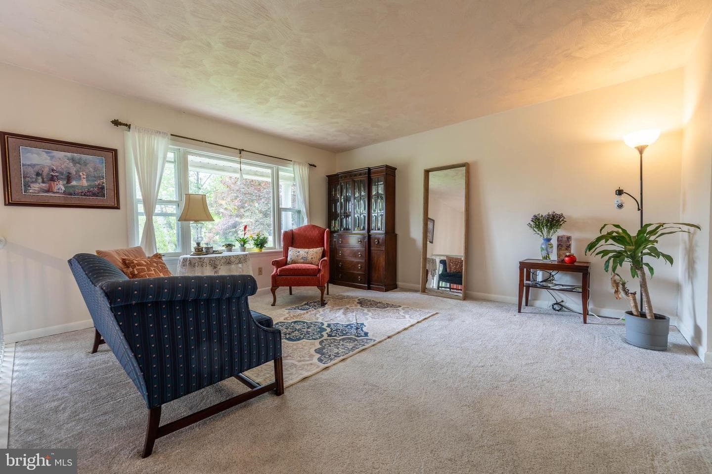 2056 Chelsea Lane photo 3