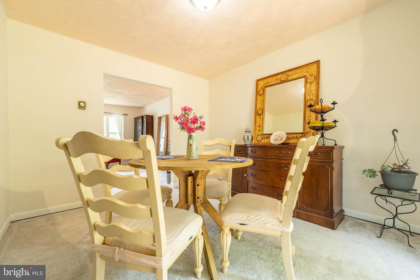 2056 Chelsea Lane photo 8