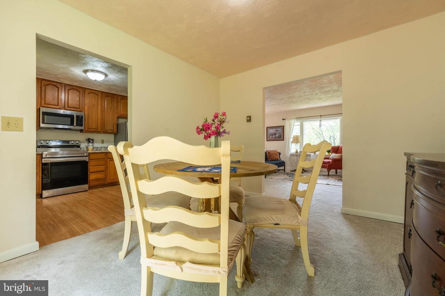 2056 Chelsea Lane photo 9