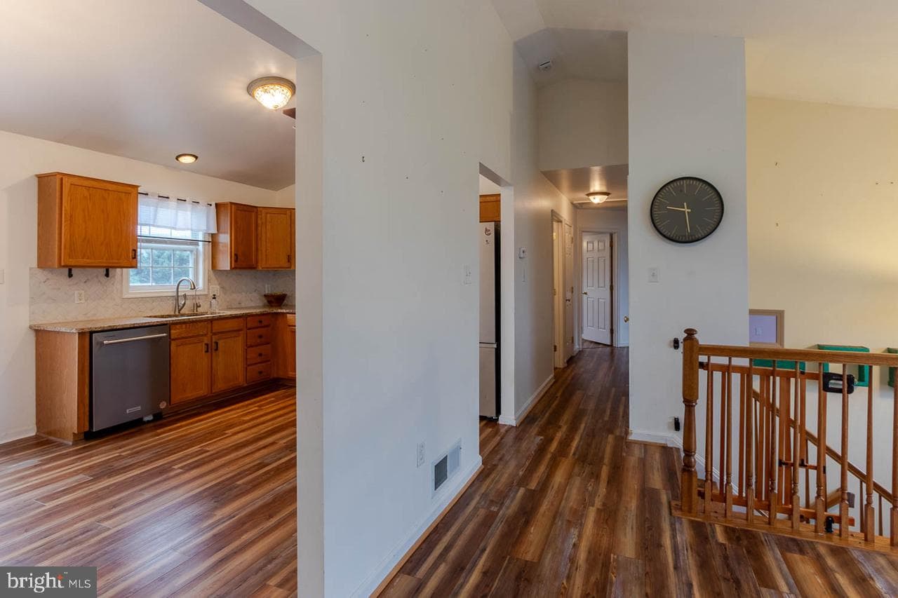 226 Meadow Lane photo 8