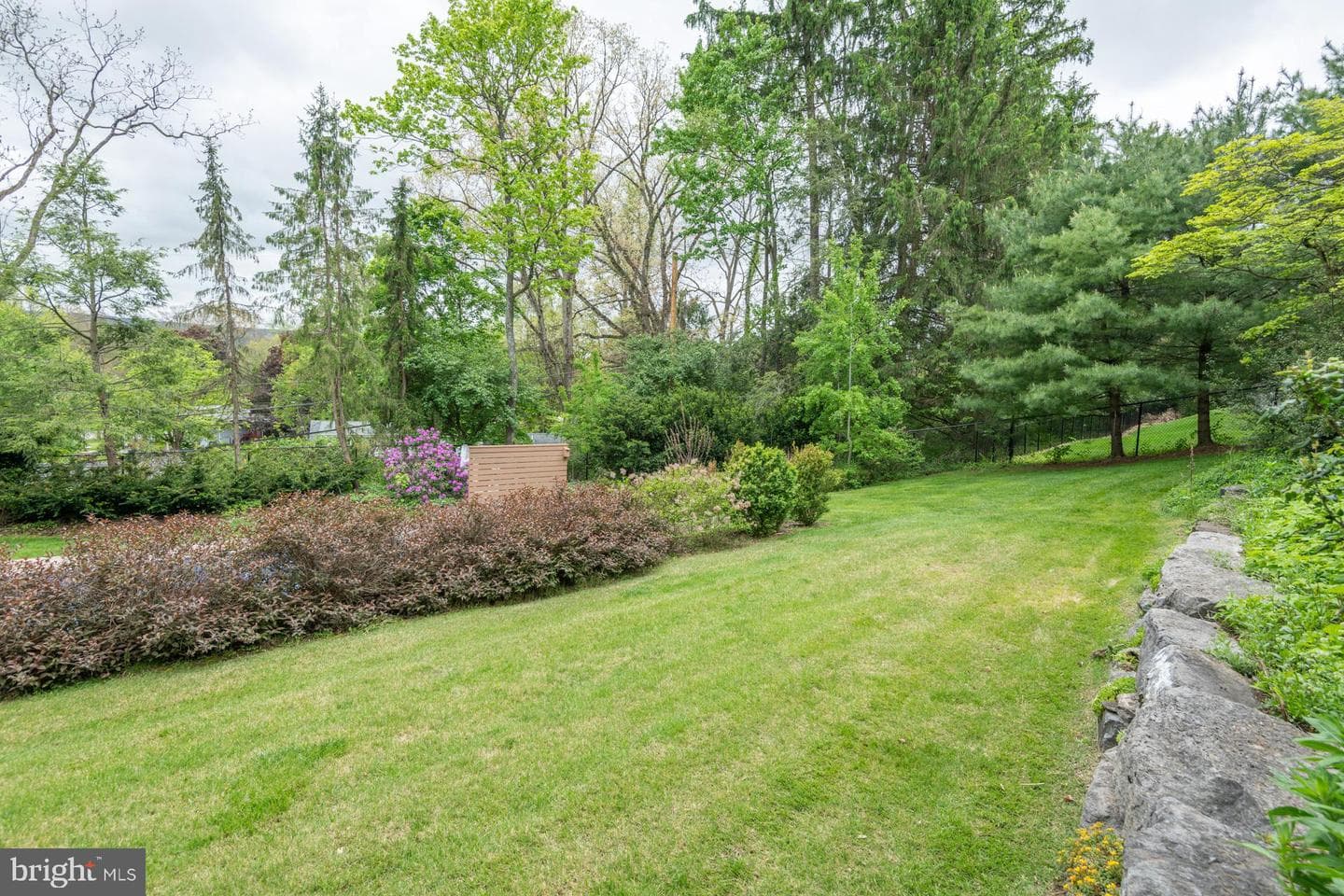 942 Robin Road photo 23