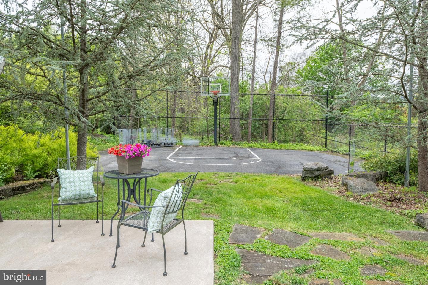 942 Robin Road photo 29