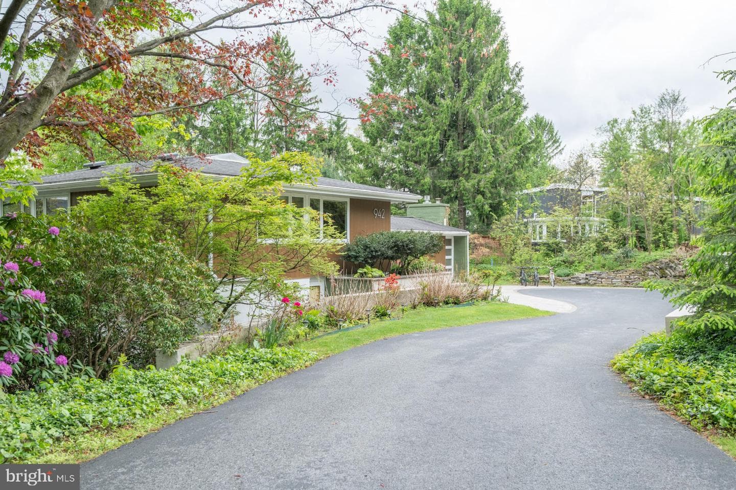 942 Robin Road photo 3