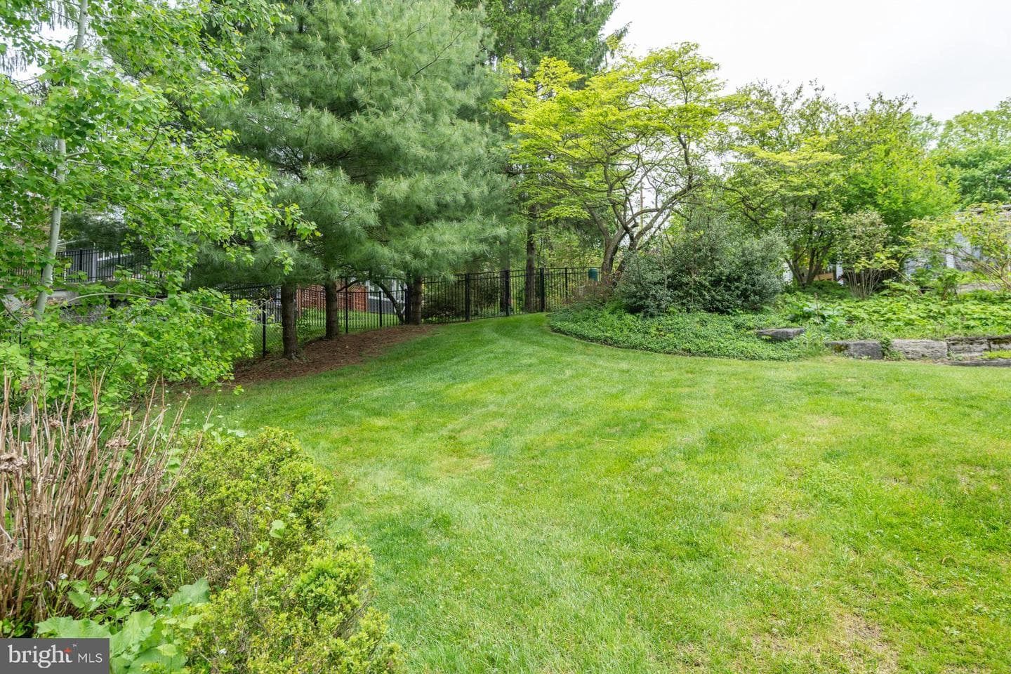 942 Robin Road photo 32