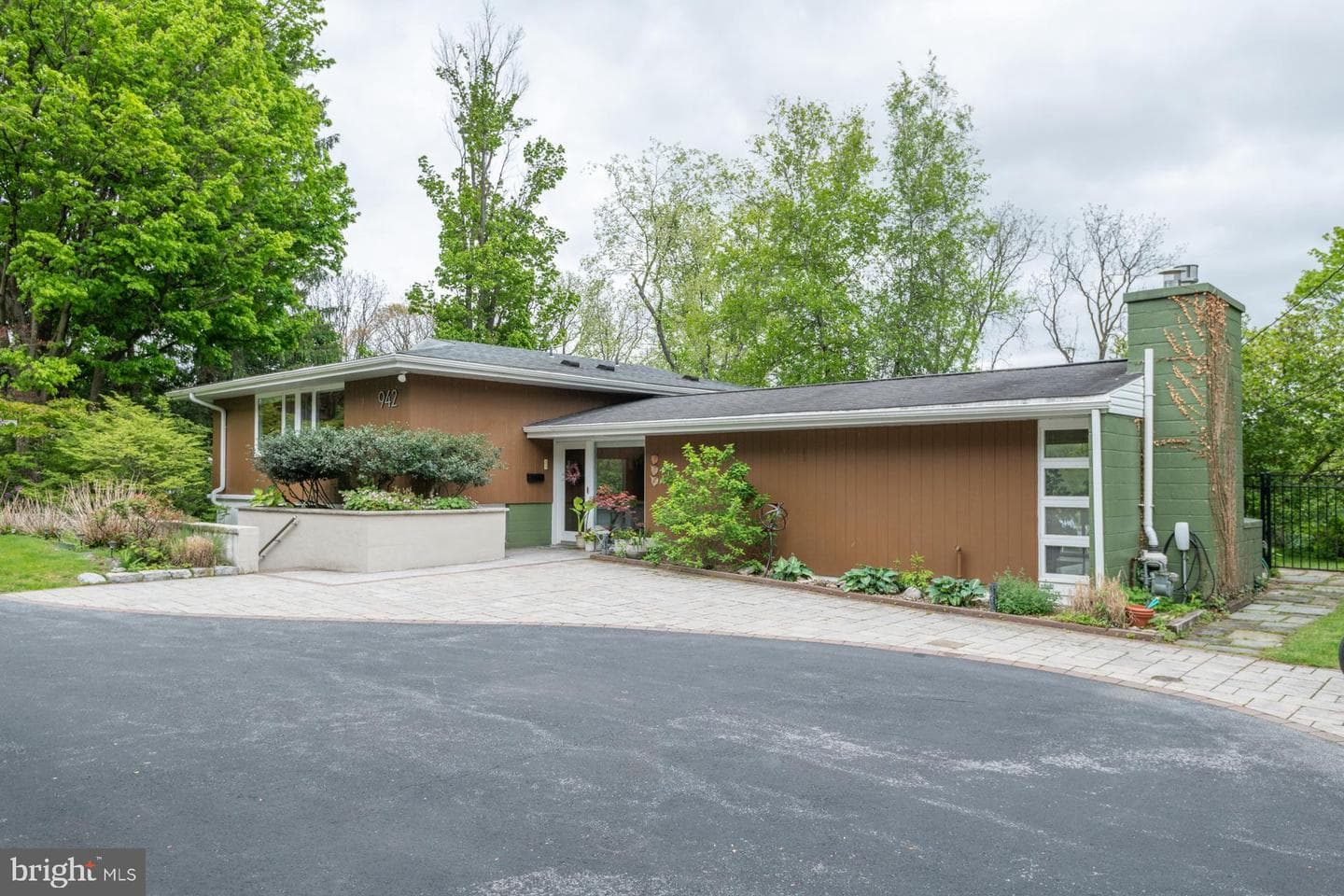 942 Robin Road photo 8