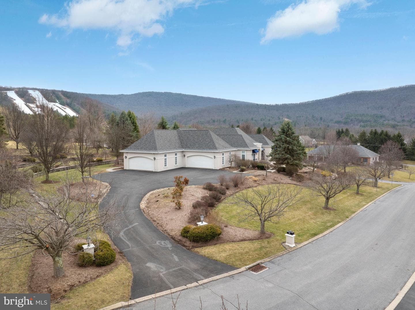 220 Mt Pleasant Drive photo 8