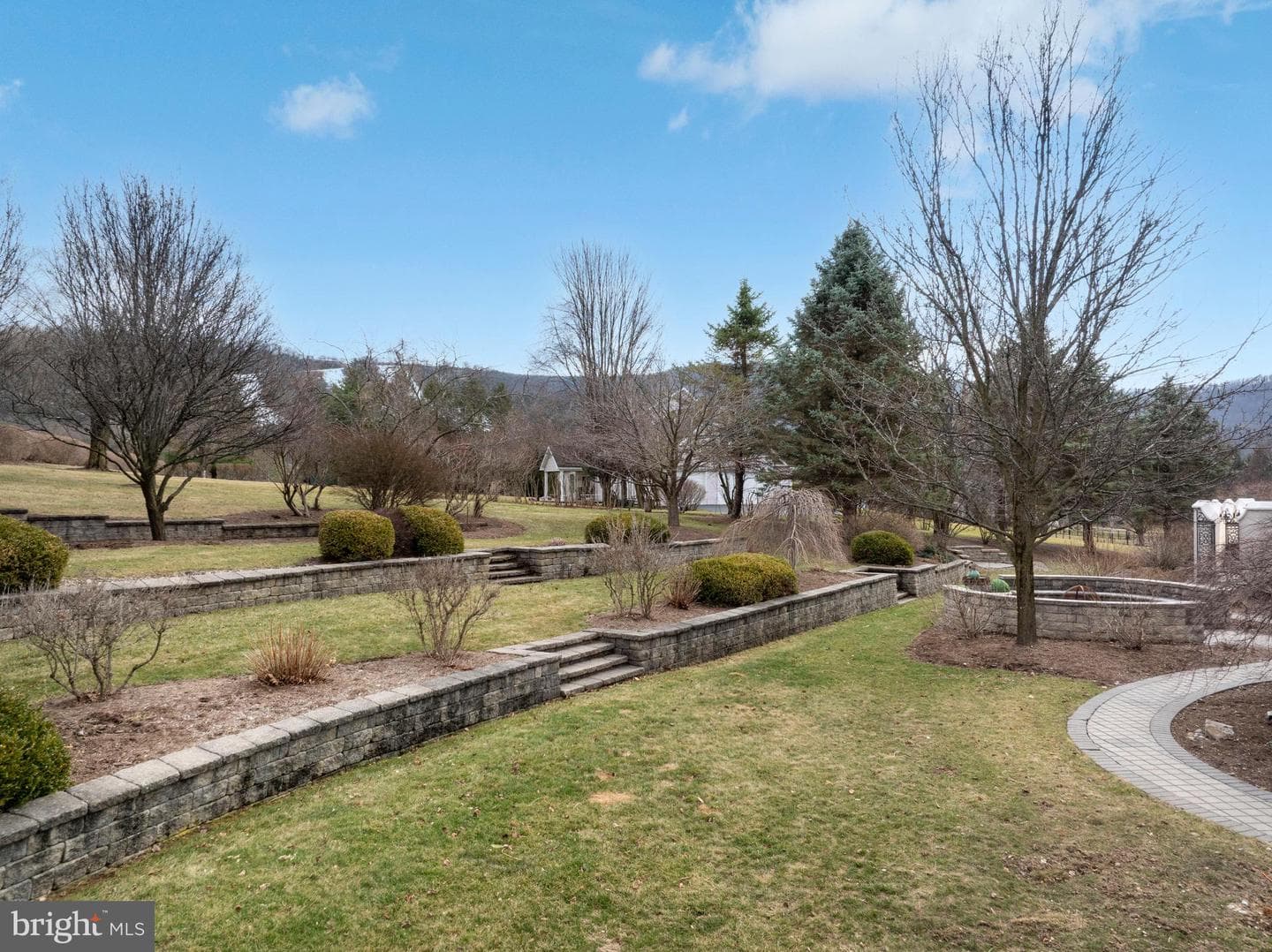 220 Mt Pleasant Drive photo 86