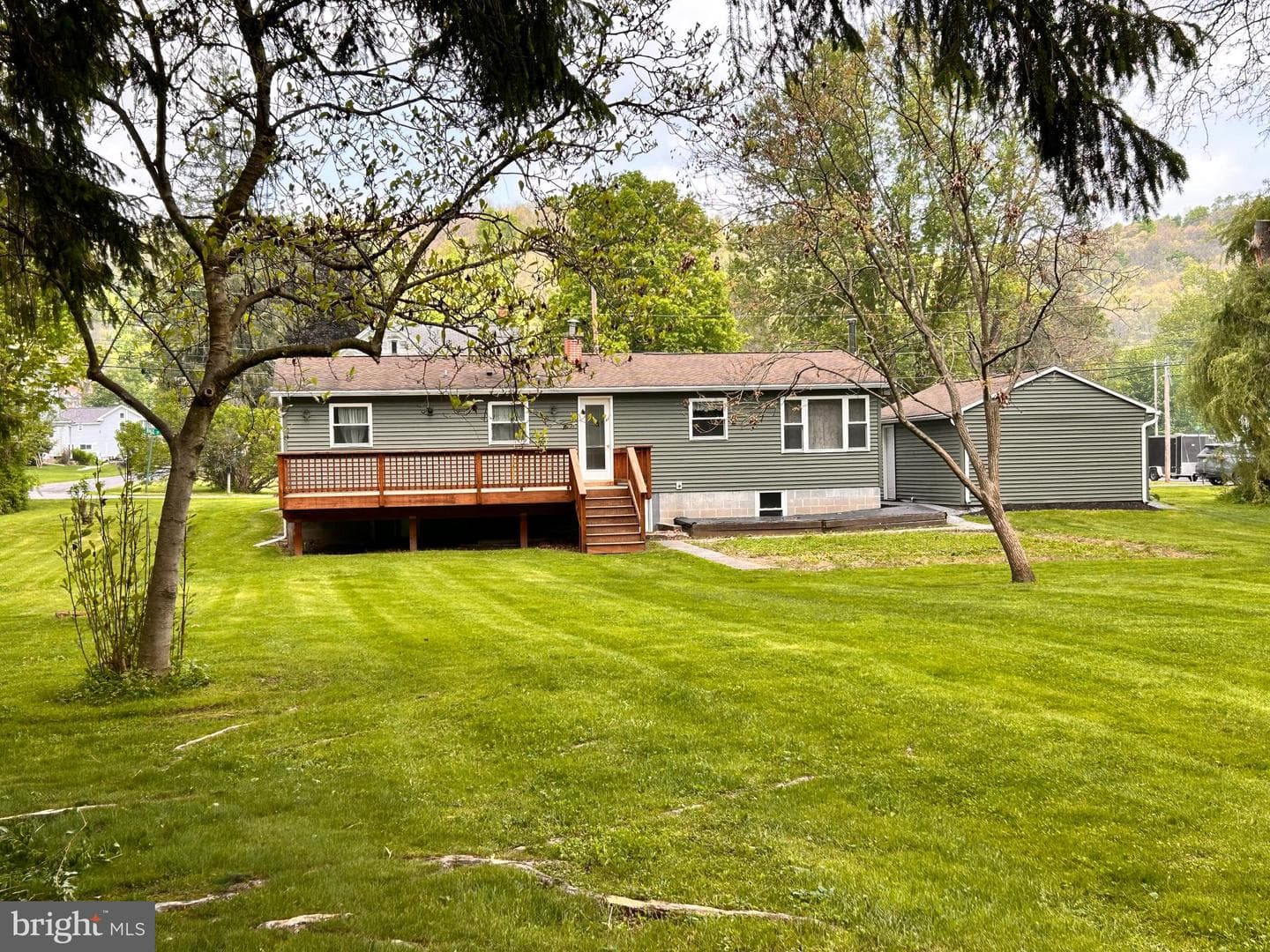 301 E Race Street photo 6