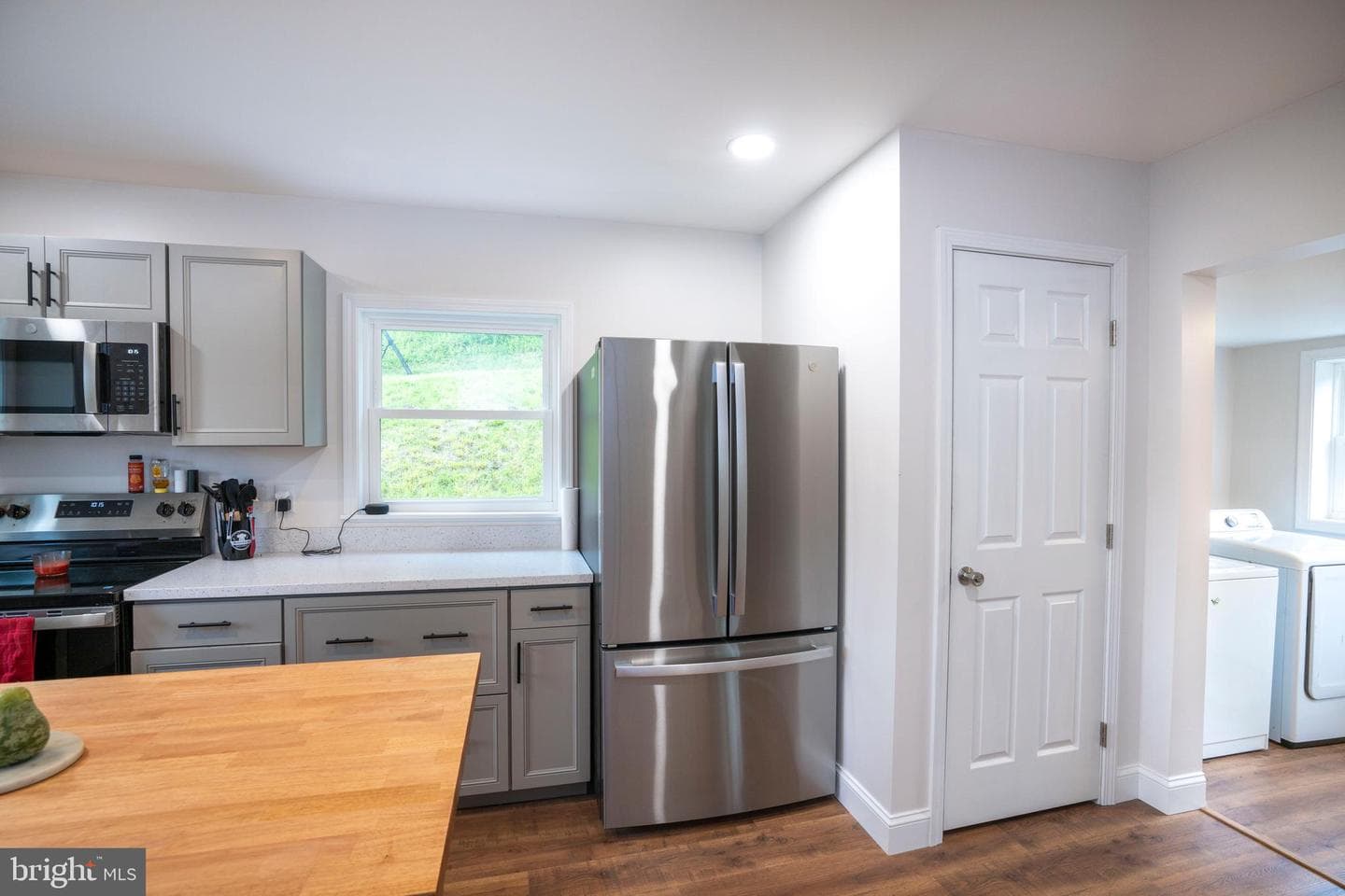 631 Fairview Street photo 18