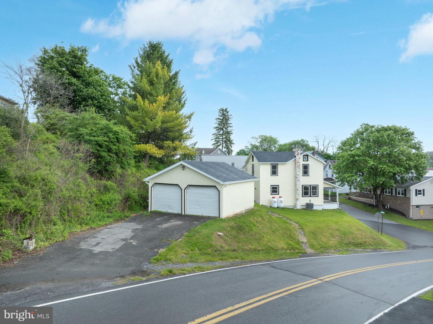 631 Fairview Street photo 4