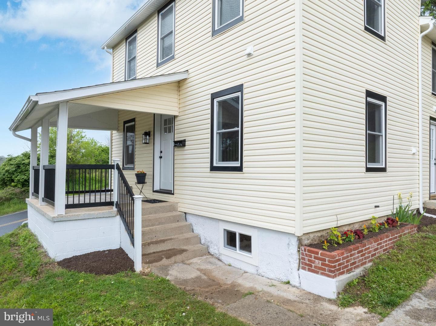 631 Fairview Street photo 7