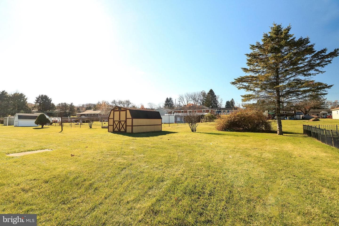 439 Shope Street photo 28