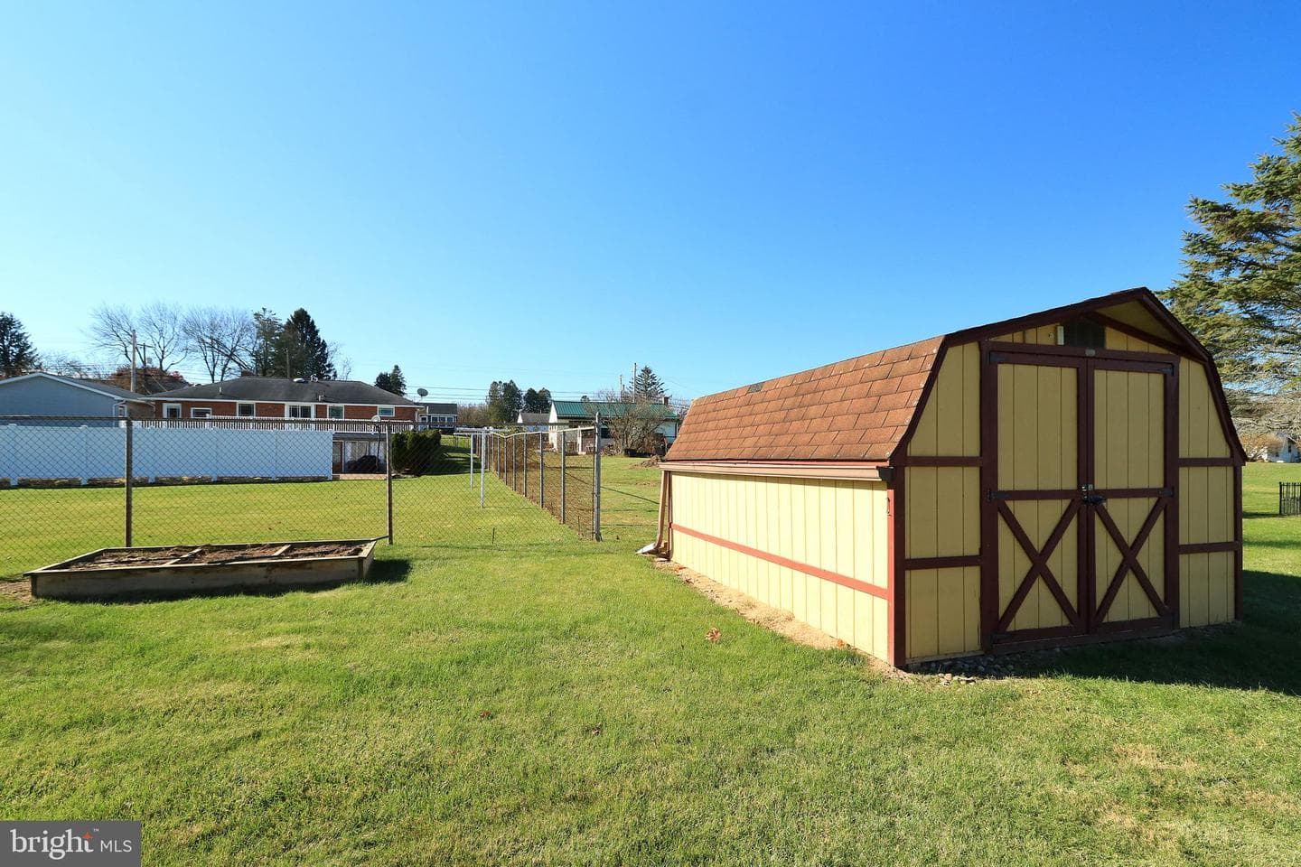 439 Shope Street photo 32