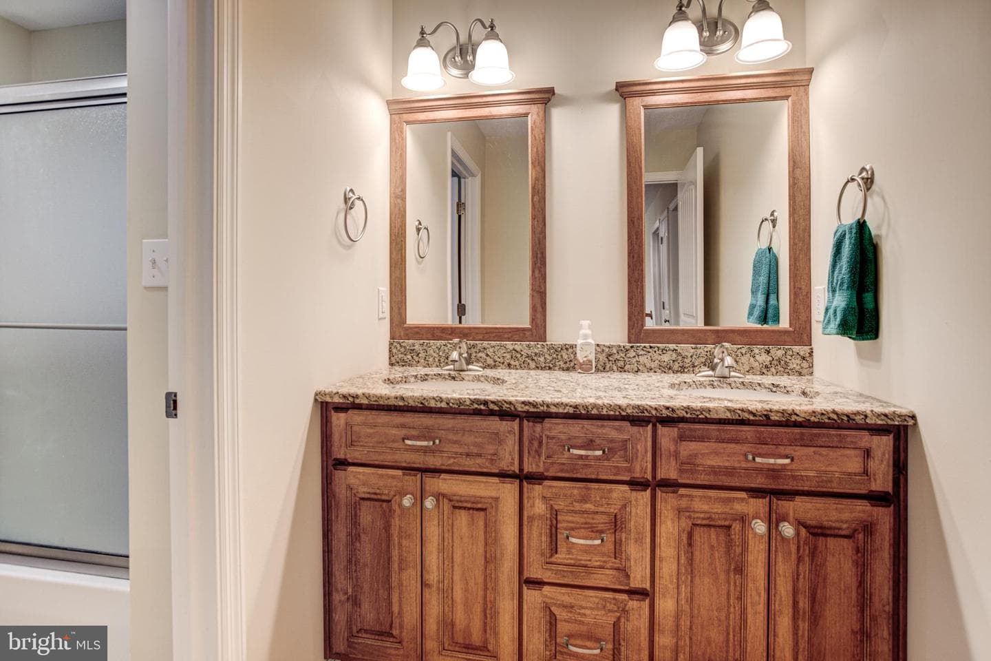 152 Aster Avenue photo 24