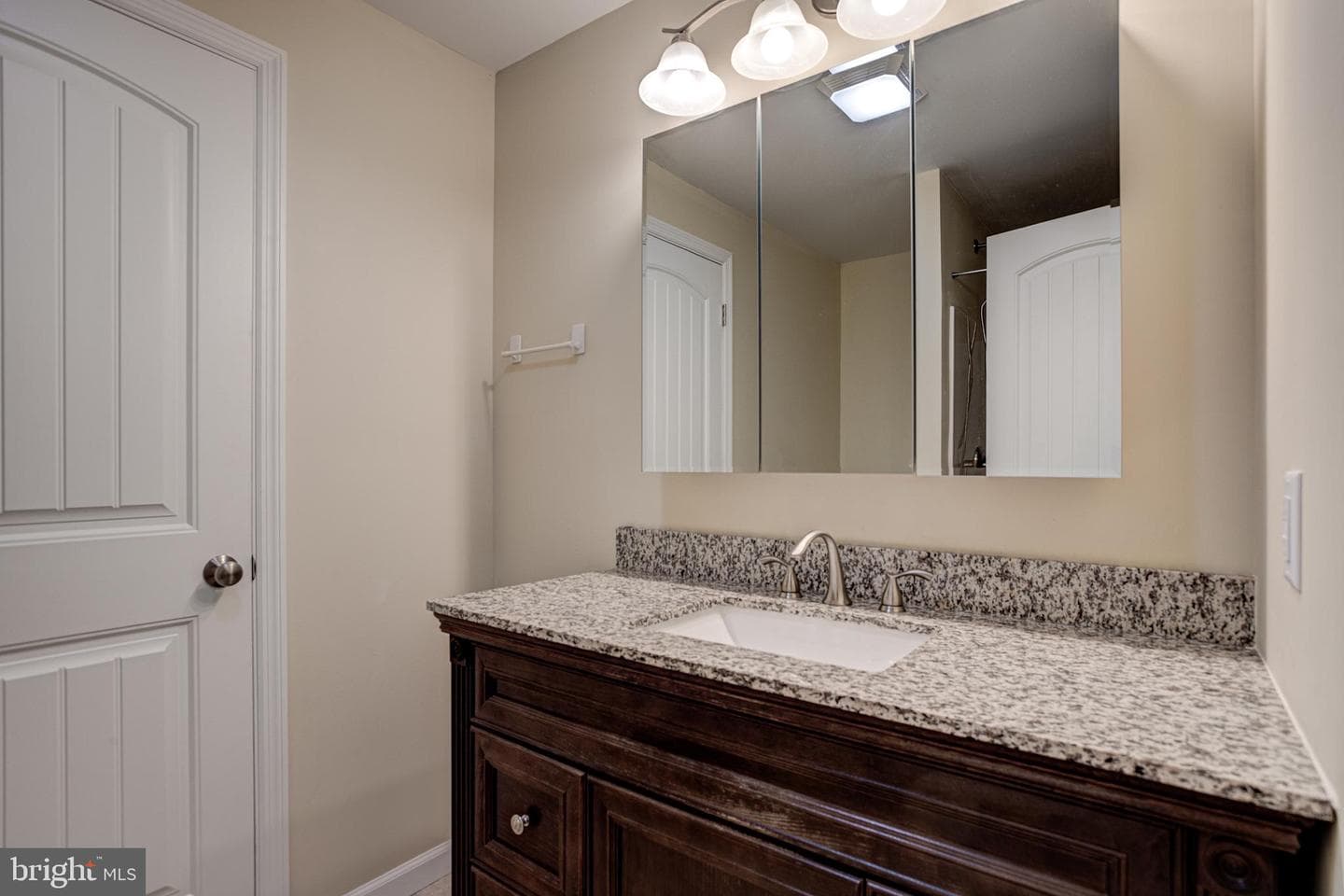 152 Aster Avenue photo 34