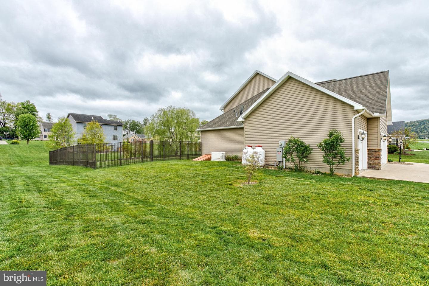 152 Aster Avenue photo 39