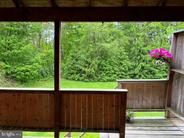 2092 Mary Ellen Lane photo 3