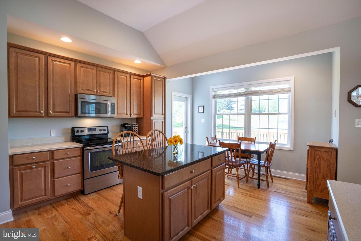 160 Aster Avenue photo 23