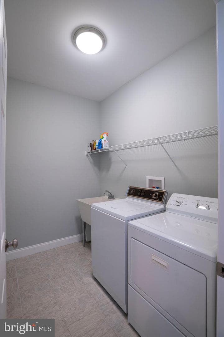 160 Aster Avenue photo 31
