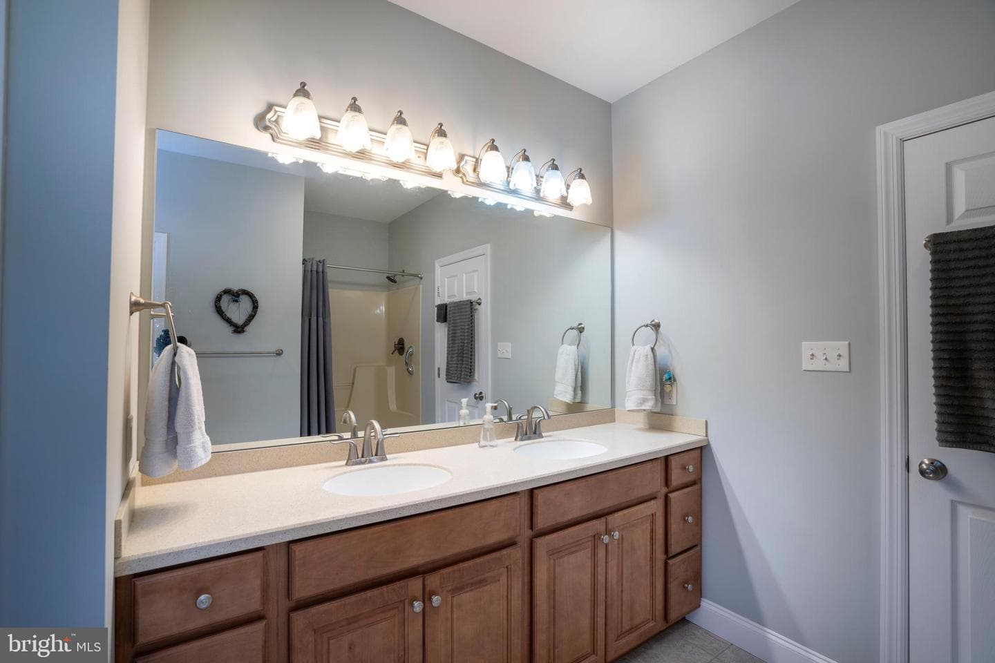 160 Aster Avenue photo 36