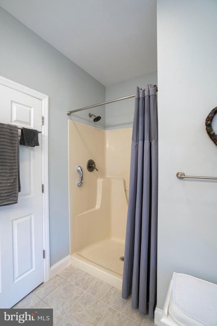 160 Aster Avenue photo 38