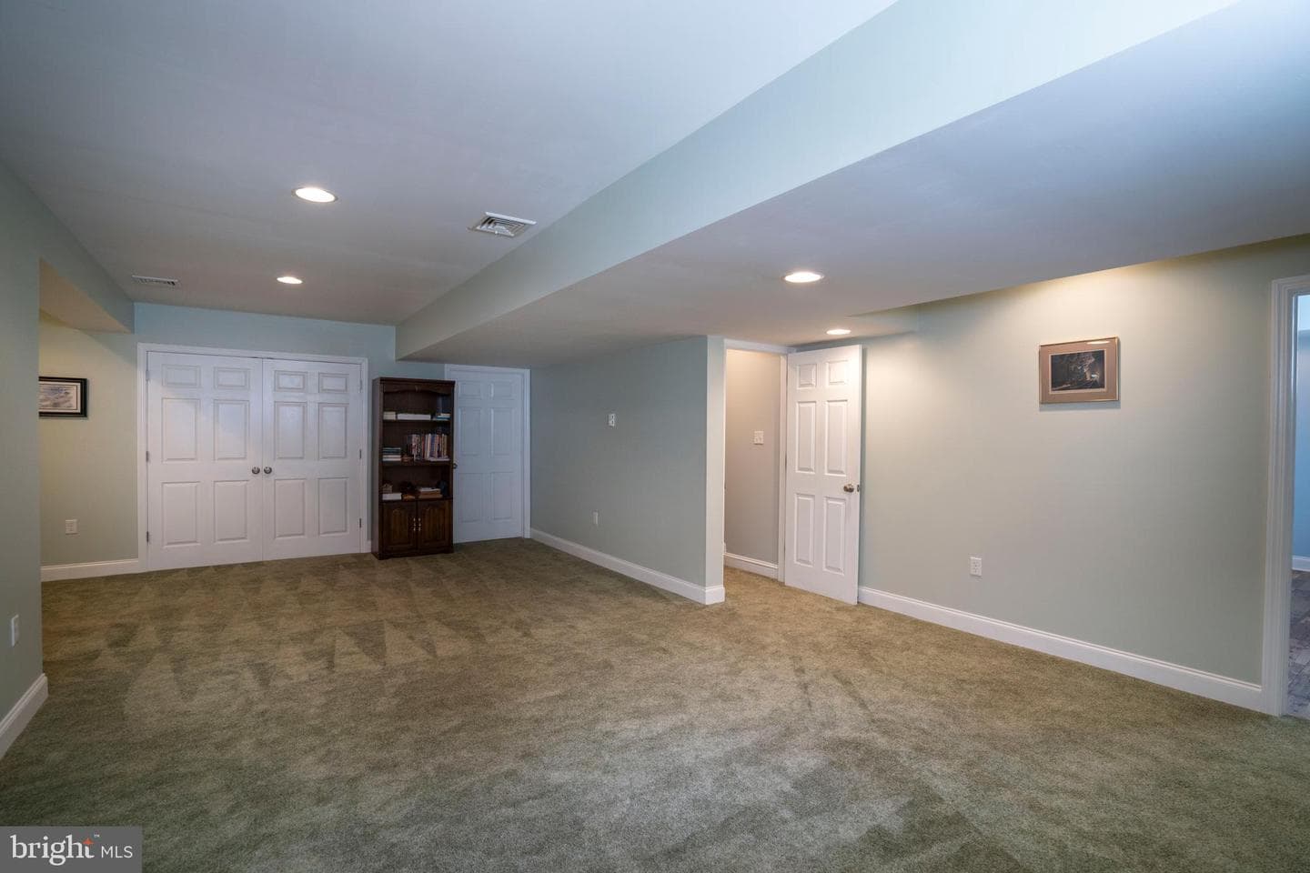 160 Aster Avenue photo 43