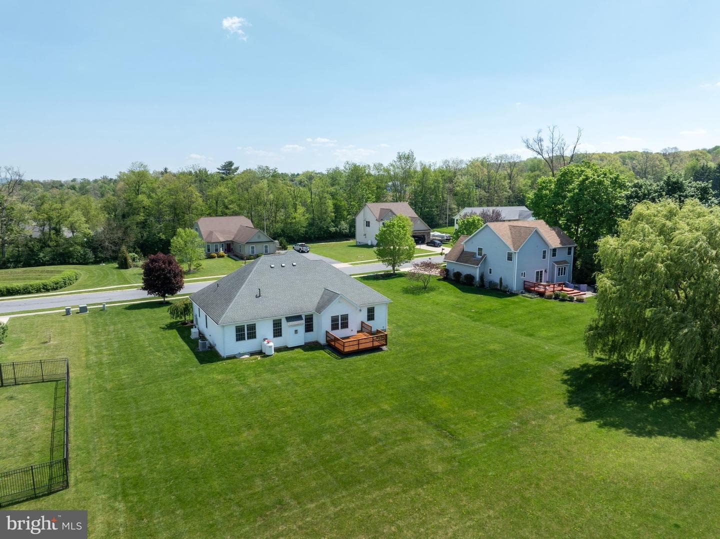 160 Aster Avenue photo 5
