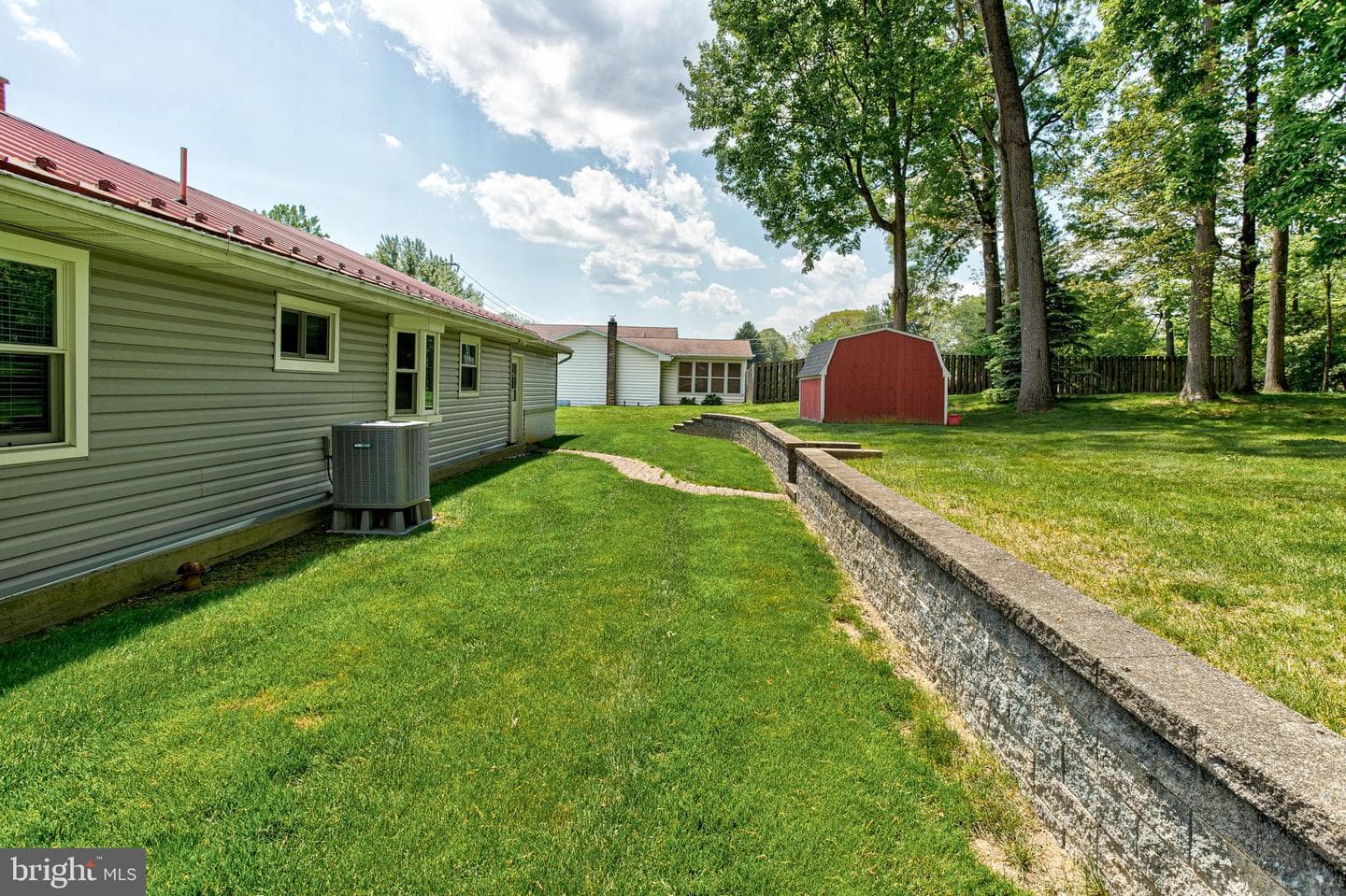 153 W Clearview Avenue photo 25