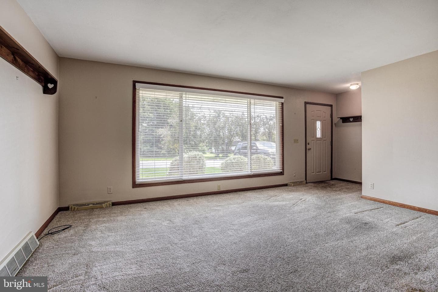 153 W Clearview Avenue photo 5