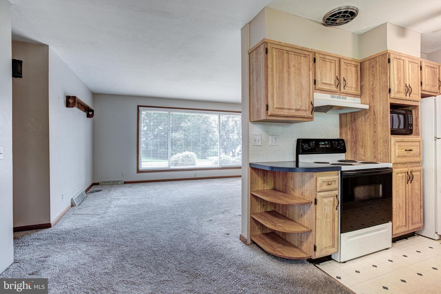 153 W Clearview Avenue photo 8