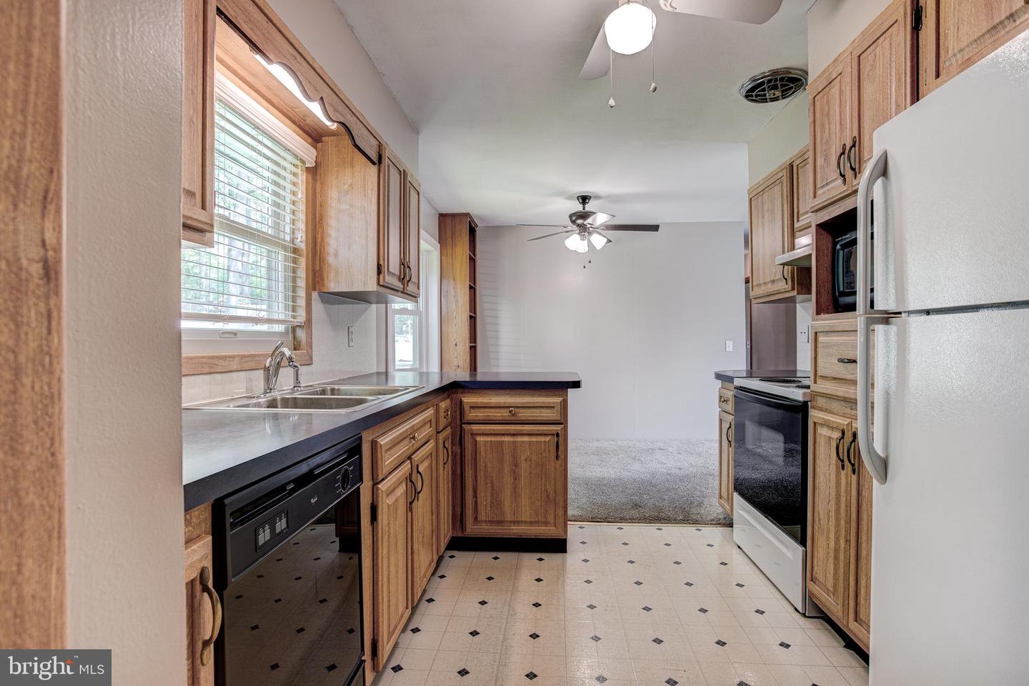 153 W Clearview Avenue photo 9