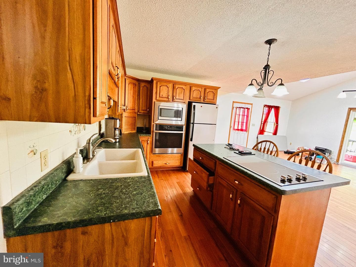 215 Brown Avenue photo 22