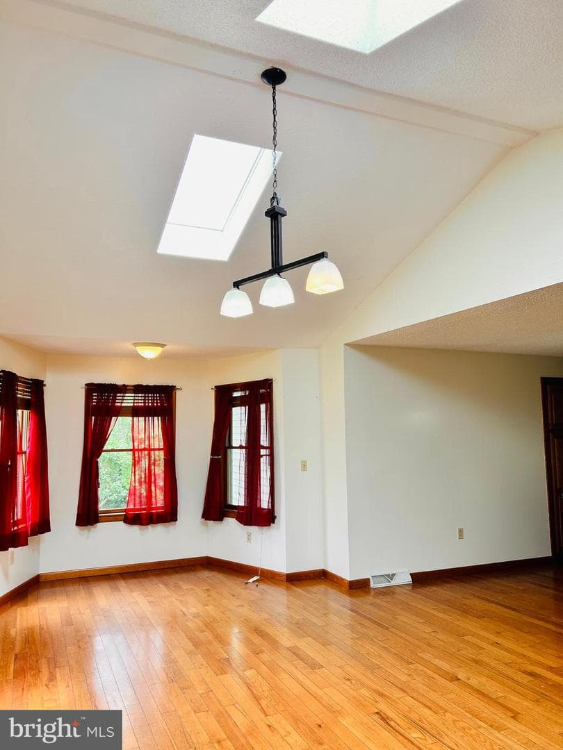 215 Brown Avenue photo 25