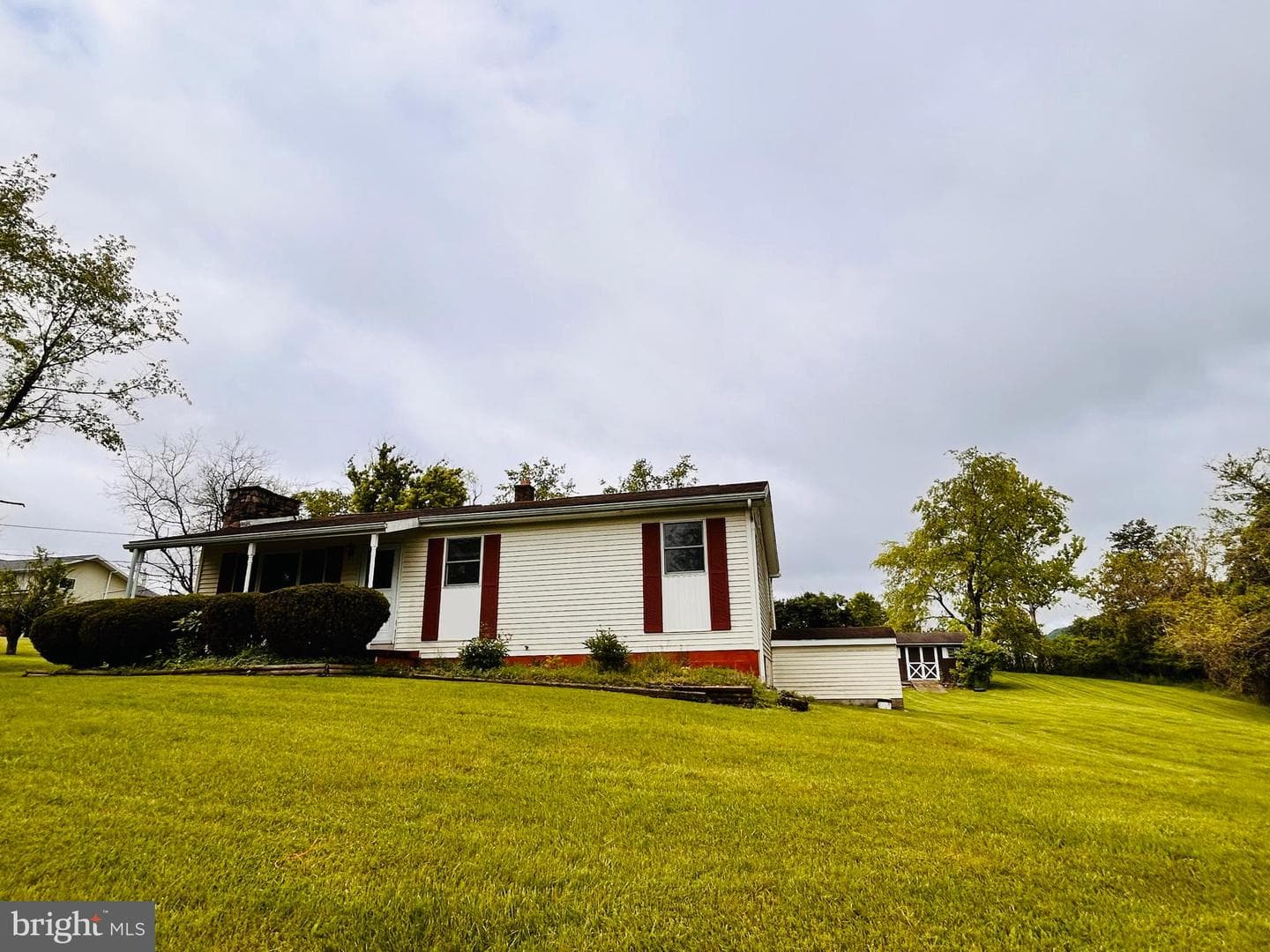 215 Brown Avenue photo 29
