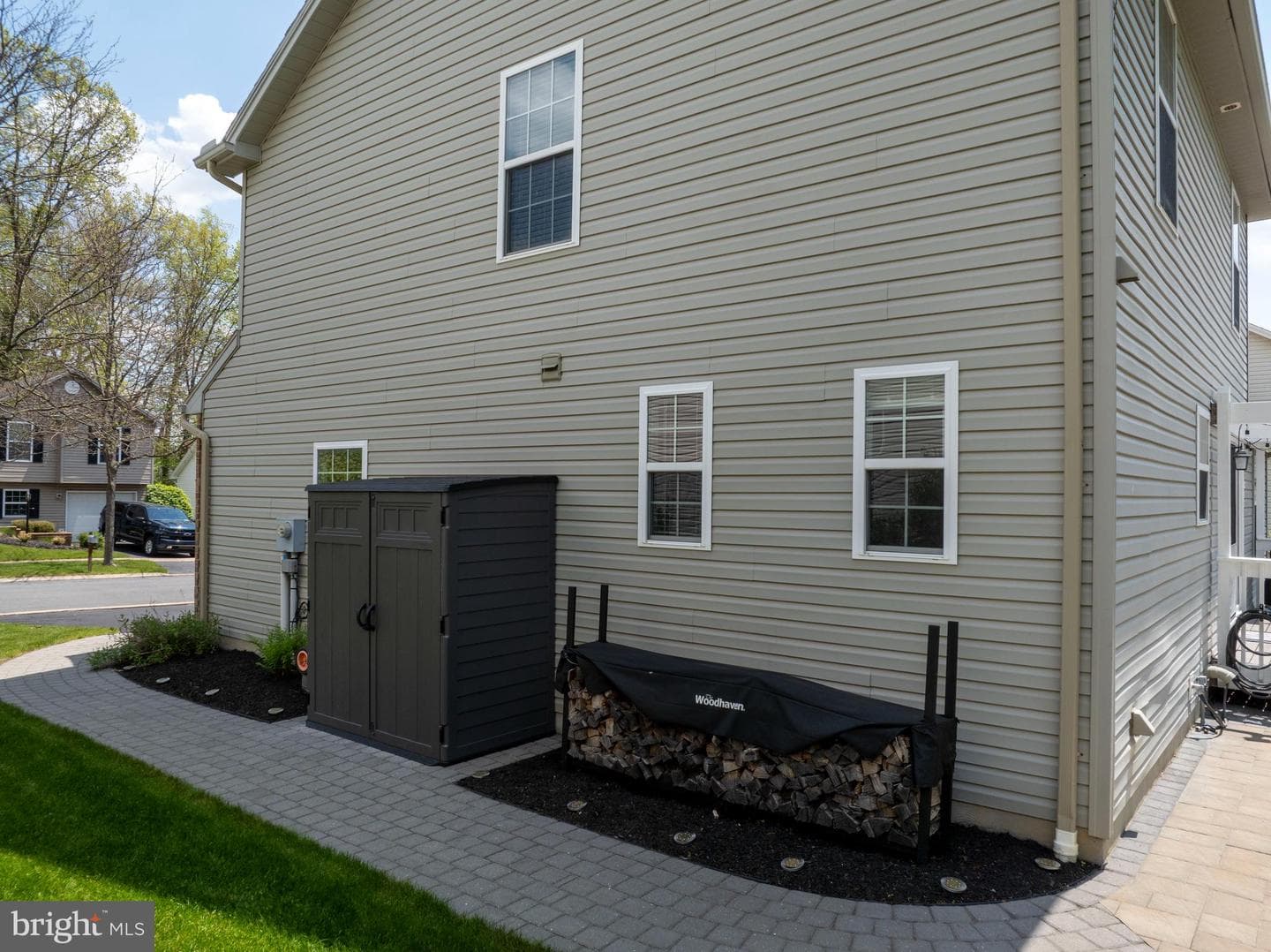 2309 Falconpointe Drive photo 3