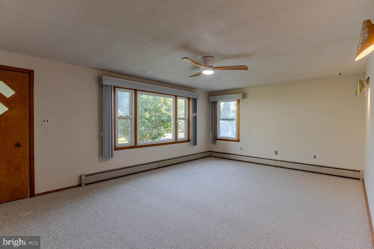 219 Lee Avenue photo 12