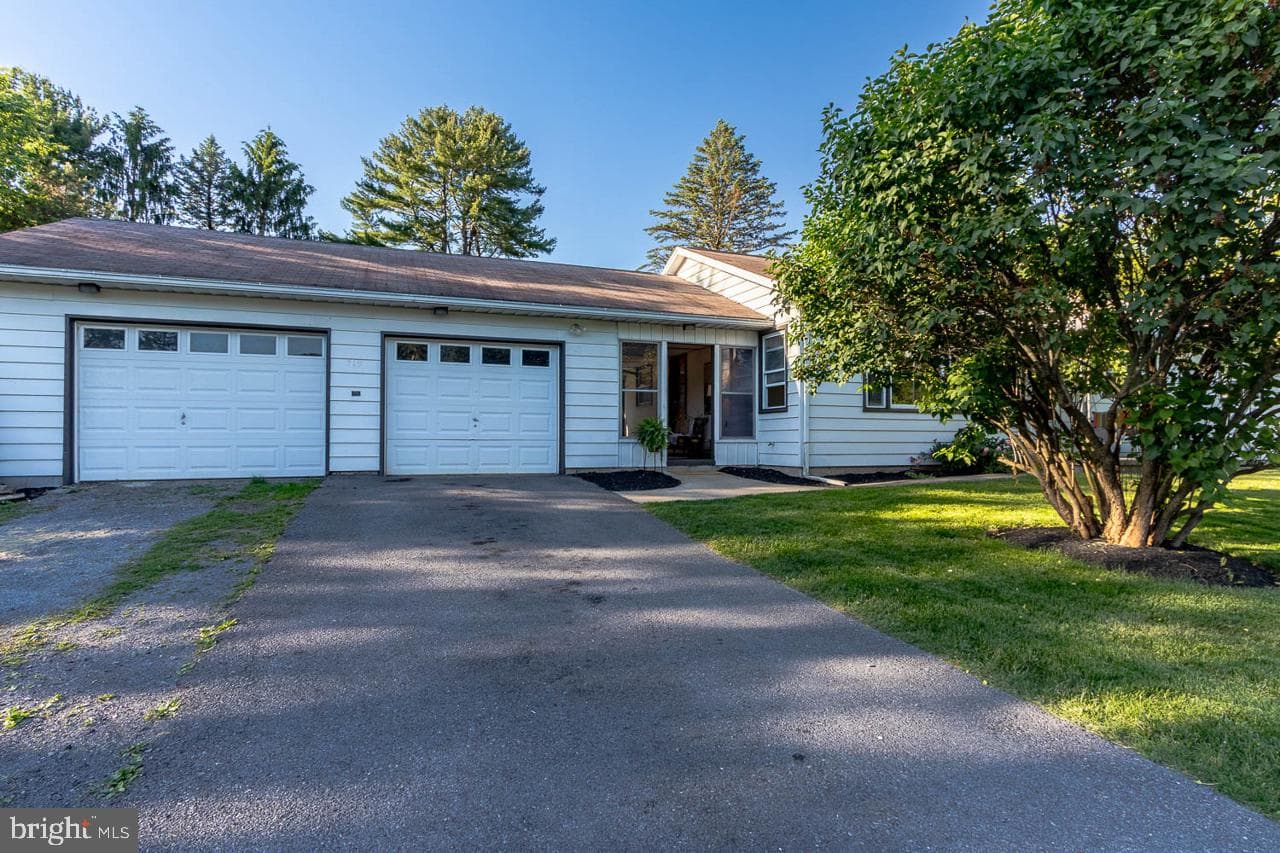 219 Lee Avenue photo 3