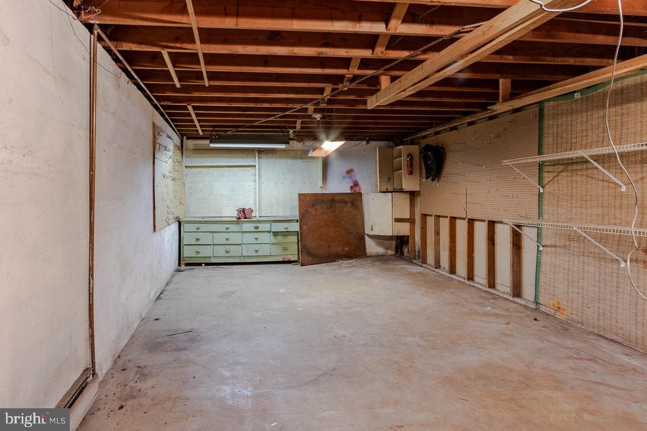 219 Lee Avenue photo 34