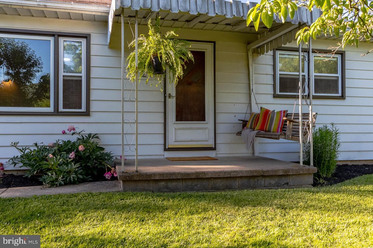 219 Lee Avenue photo 4