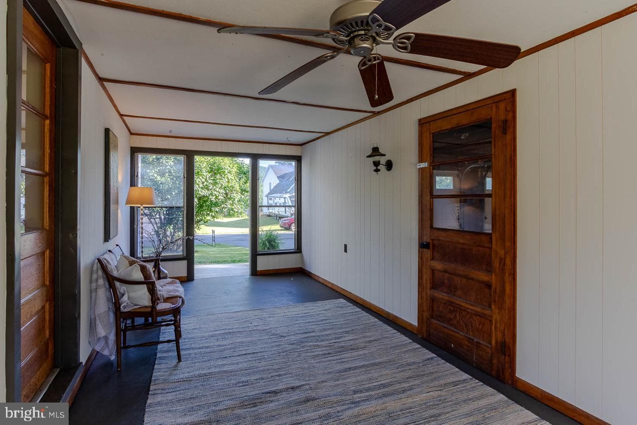 219 Lee Avenue photo 5