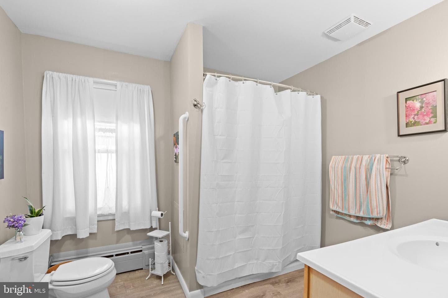 720 E High Street photo 16