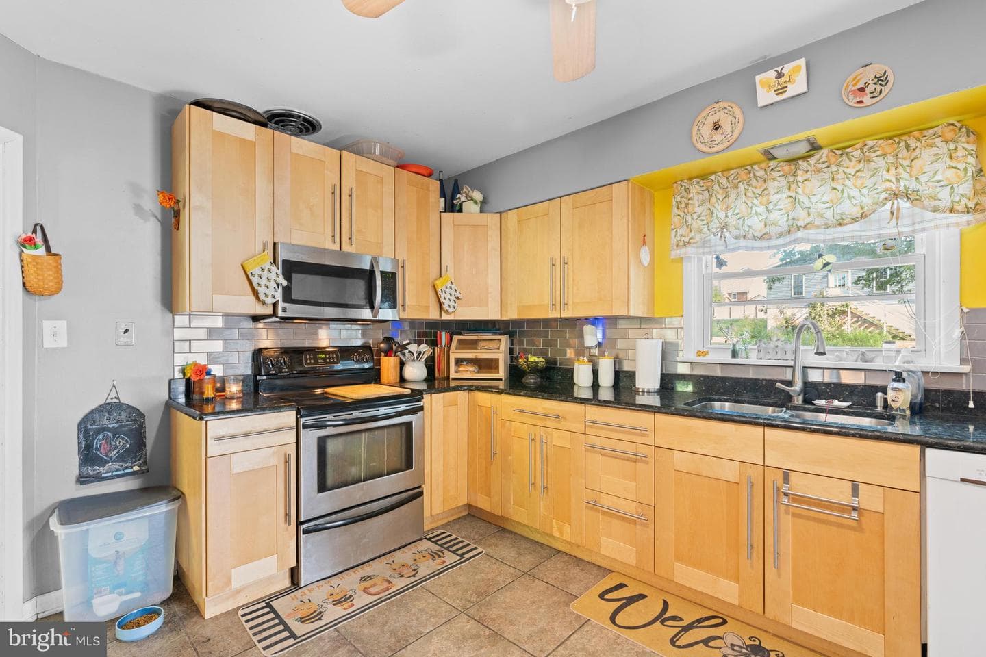 720 E High Street photo 21