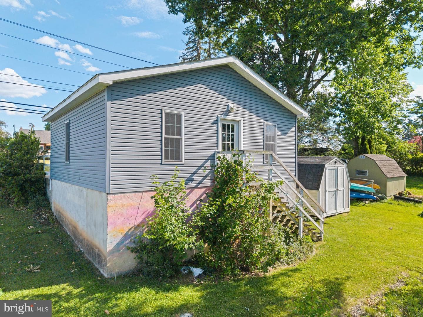 720 E High Street photo 5