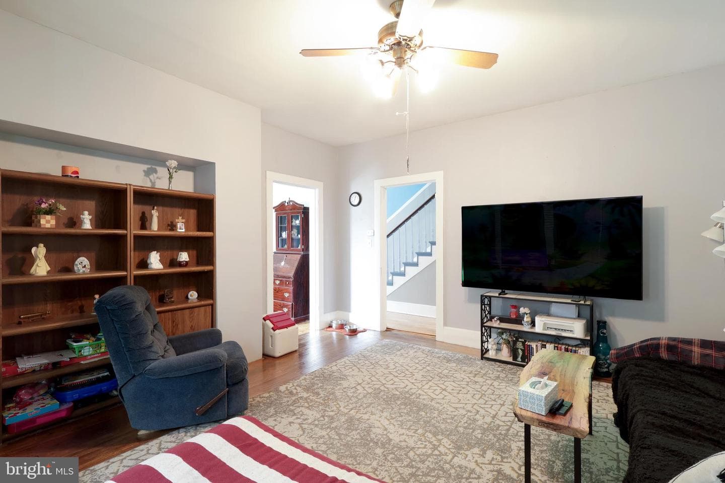 509 Willowbank Street photo 11