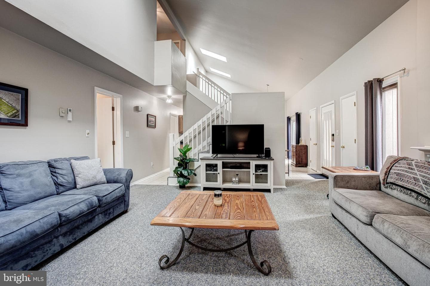 850 W Aaron Drive photo 12