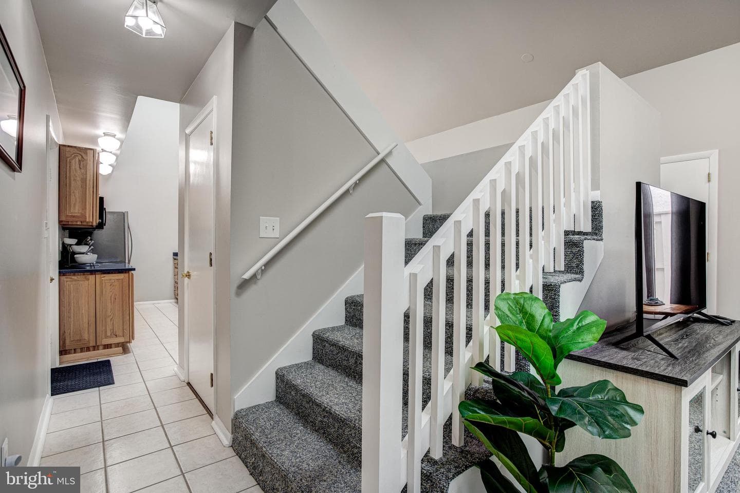 850 W Aaron Drive photo 18