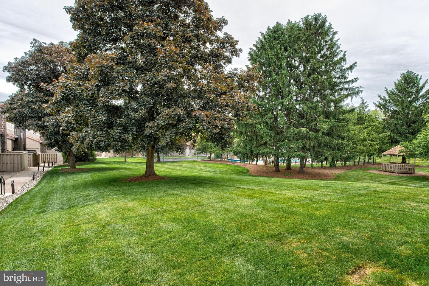 850 W Aaron Drive photo 25