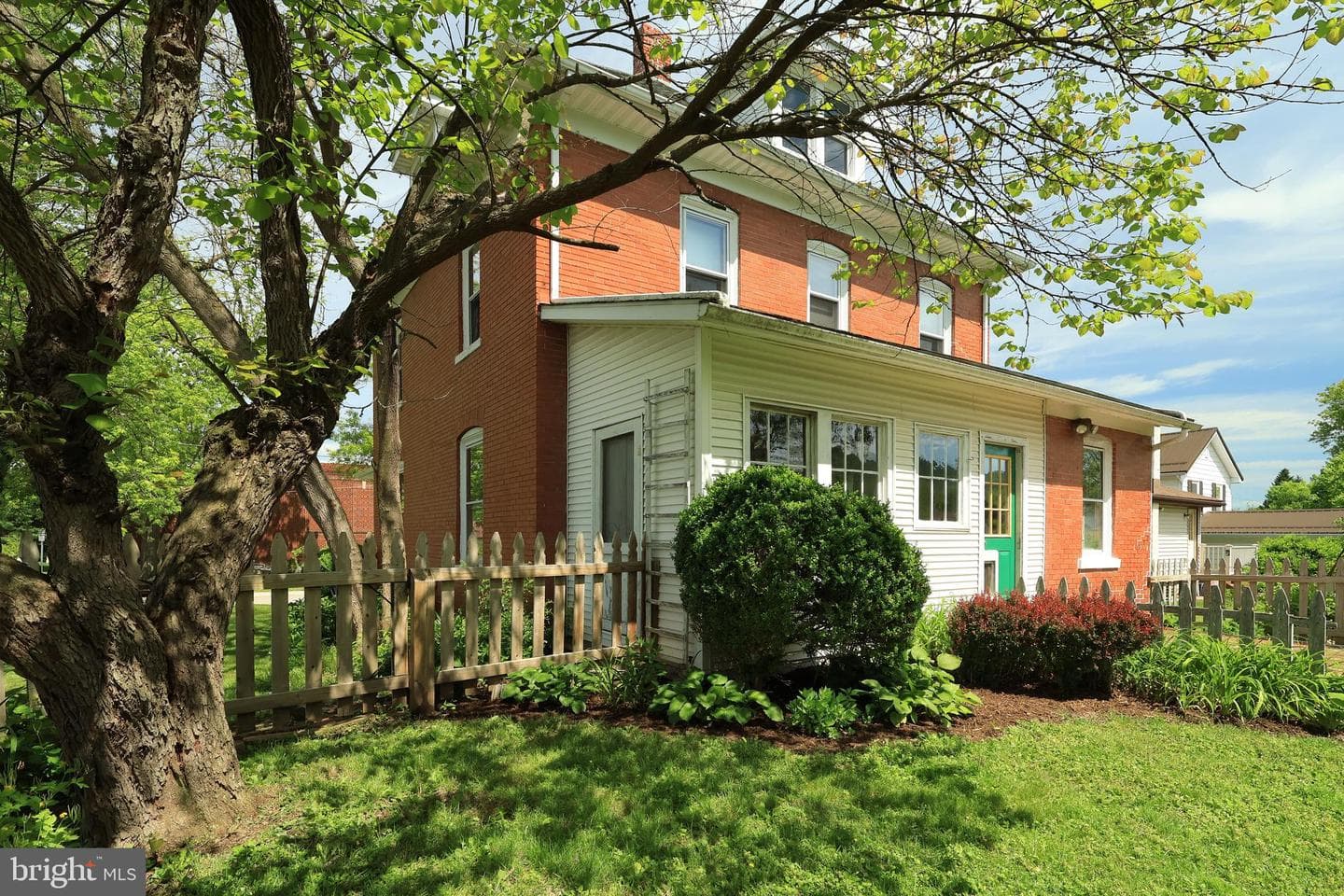 252 School Street photo 49