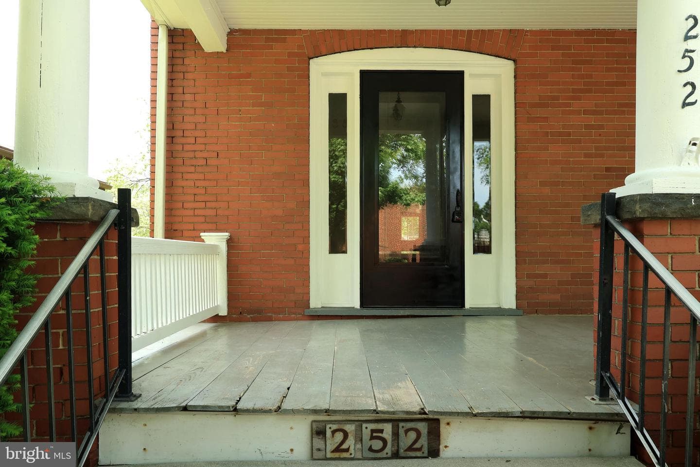 252 School Street photo 6
