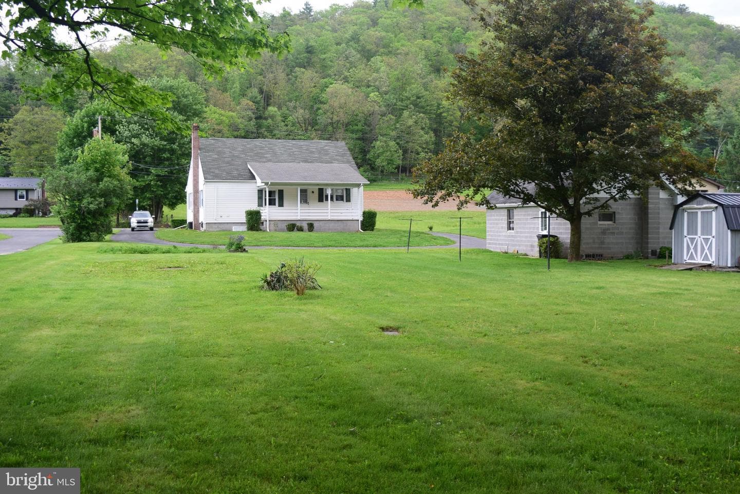 930 Runville Road photo 5